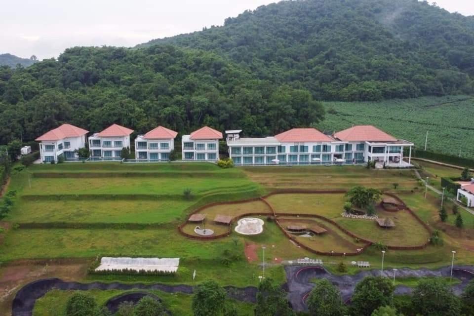 Viva Montane Hotel Ban Nong Chap Tao Exterior foto
